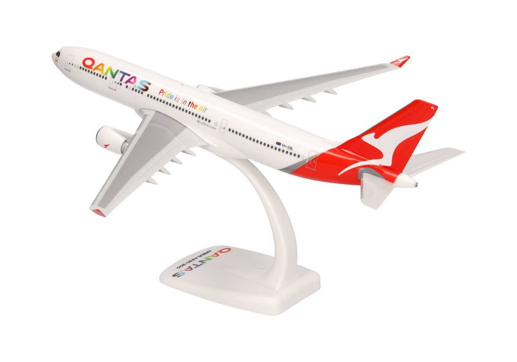 Airbus A330-200 Qantas Plane Model with Stand – 1/200 Scale 1