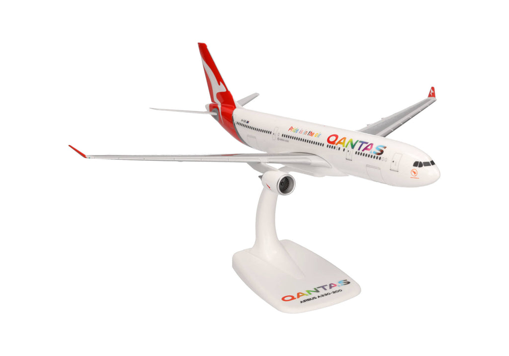 Airbus A330-200 Qantas Plane Model with Stand – 1/200 Scale 3