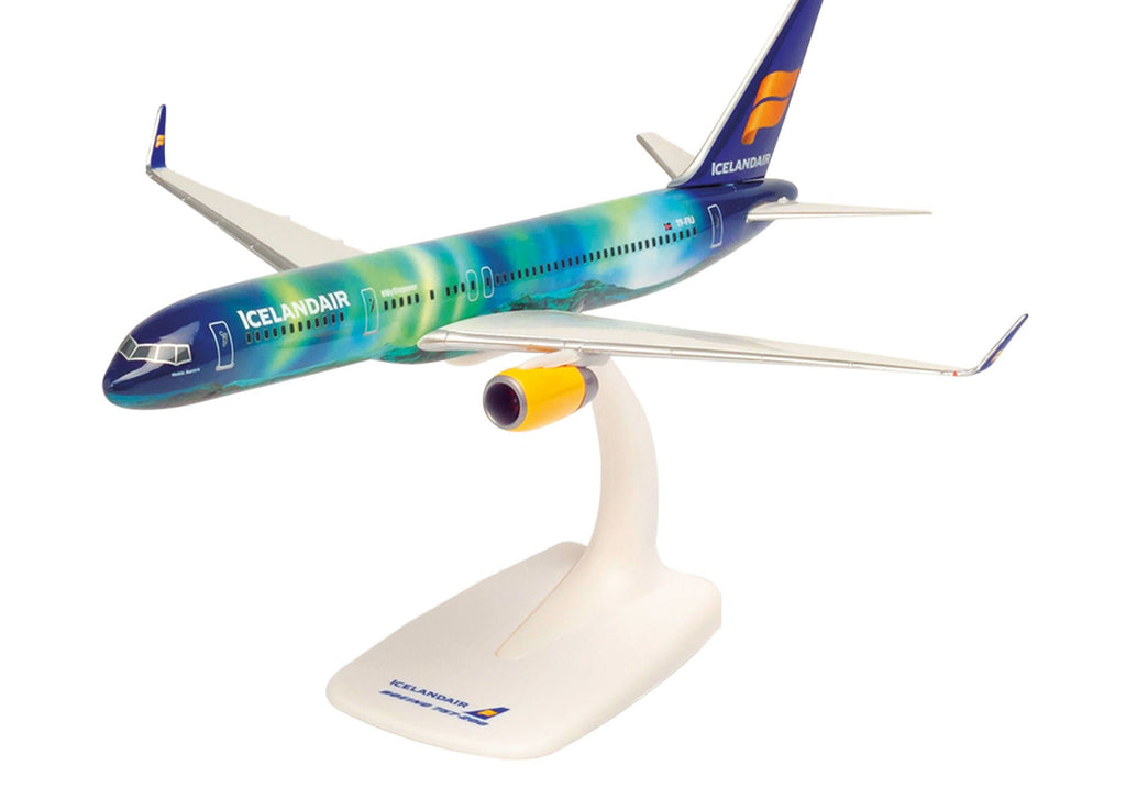 Boeing 757-200 Icelandair Plane Model with Stand – 1/200 Scale 610735