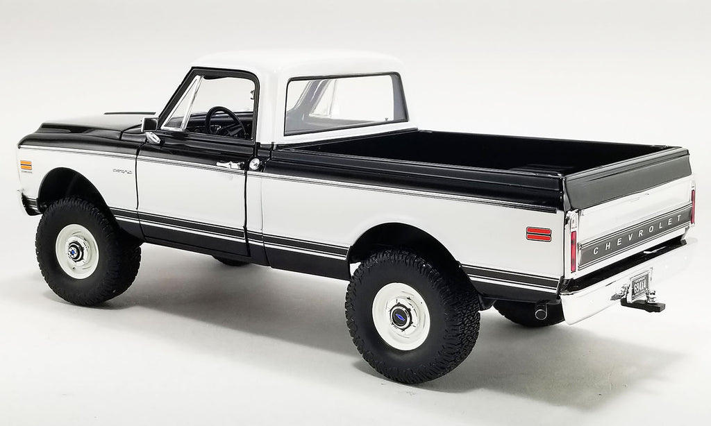 Chevrolet 1969 K10 4x4 - Black & White 1/18 | ACME | A1807219 2