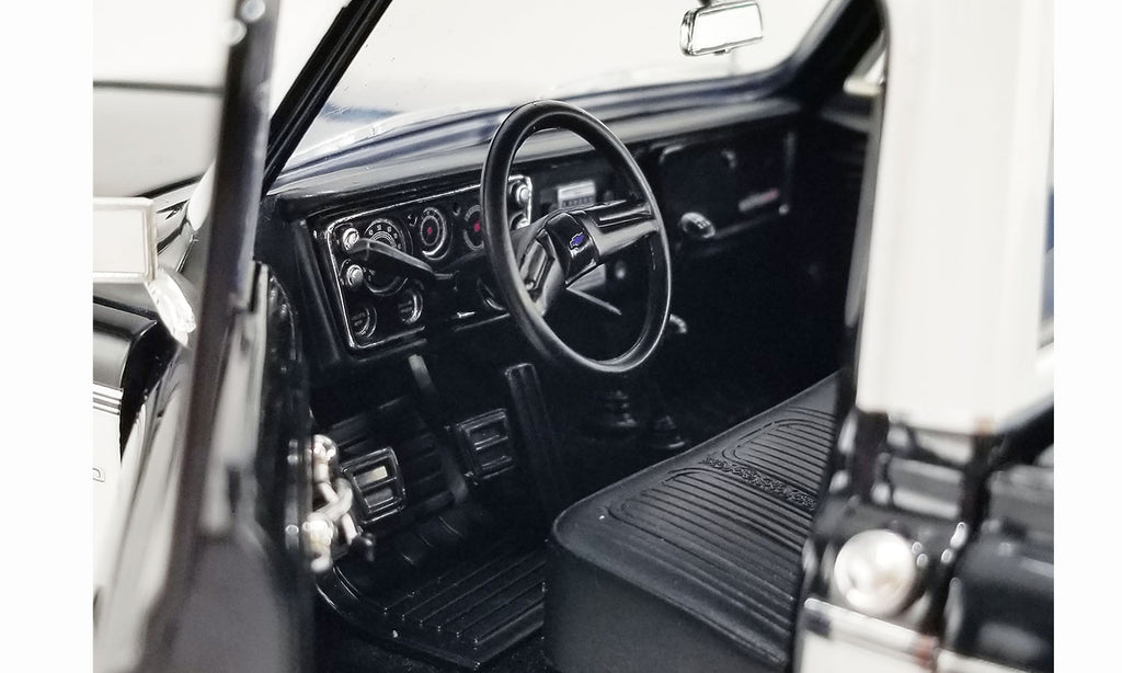Chevrolet 1969 K10 4x4 - Black & White 1/18 | ACME | A1807219 4