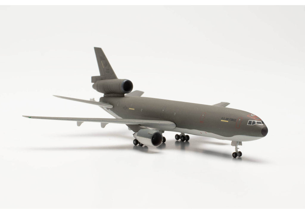 McDonnell_Douglas_KC-10A_U.S._Air_Force_Herpa_Wings_2